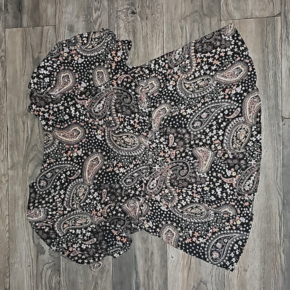 Torrid 4X blouse black w. Multicolored floral print v-neck b21 - Picture 3 of 5